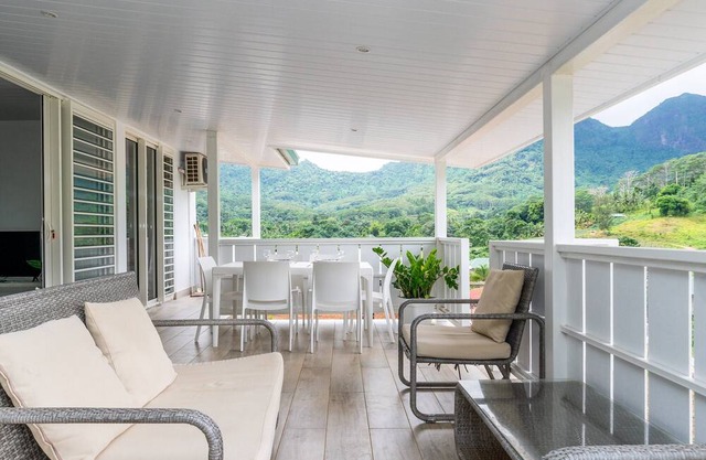 Painapo Lodge 2BR Valley View Paopao Moorea