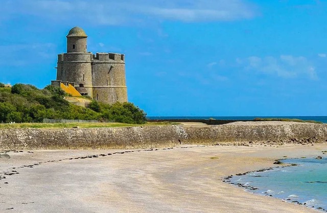 Homerez - 200 m away from the beach! House for 4 ppl. at Saint-Vaast-la-Hougue