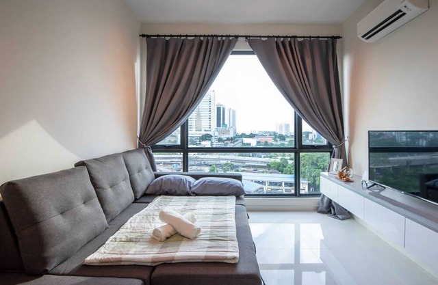 A Stylish & Cozy 2BR Apt in JB, FREE Parking