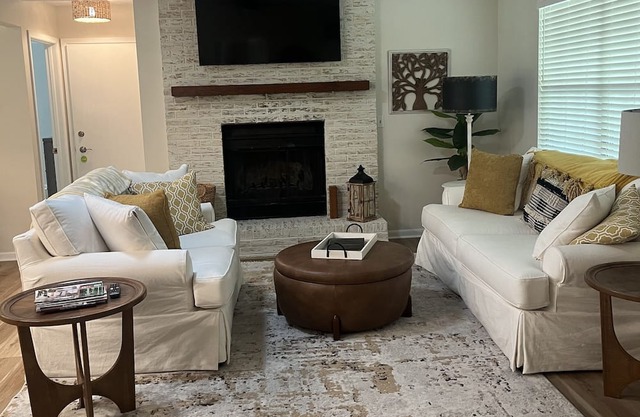 Newly Renovated Beautiful Home 2minutes from St.Johns River and Public Parks