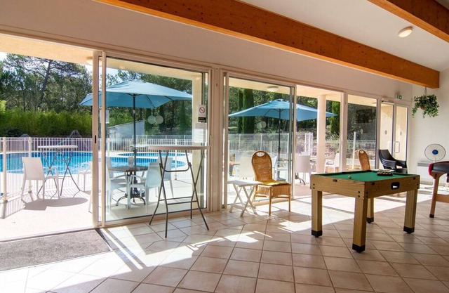 Cosy apartment for 6 guests with pool, WIFI, TV, terrace and parking