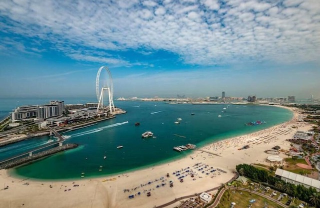 WOW! Panoramic 2 Bedroom, 10-min walk to the Beach