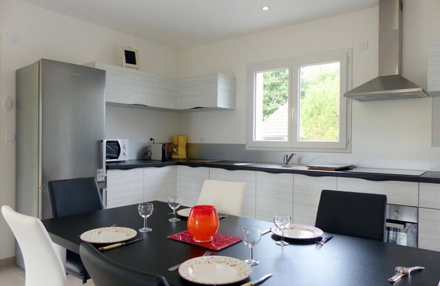 Gite Saint-Rémy-en-Rollat, 2 bedrooms, 4 persons