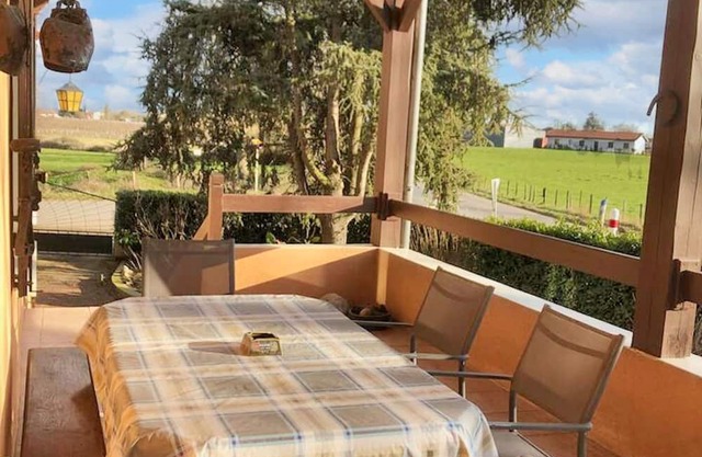 Homerez - Big house for 10 ppl. with terrace at Saint-Étienne-des-Oullières