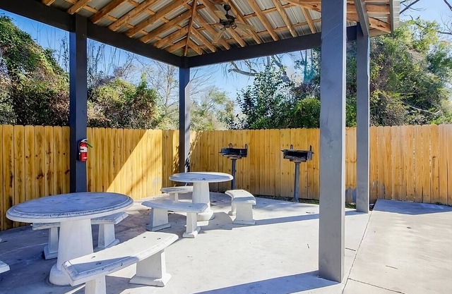 Well-Appointed Rooms! Close to Creole Nature Trail Adventure Point