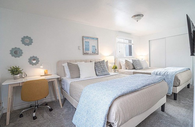 Seaside Serenity 1-BR Apt with peek-a-boo sound views