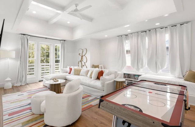 30A Oasis. New Home in Seagrove. 4 Bikes, 2 Community Pools