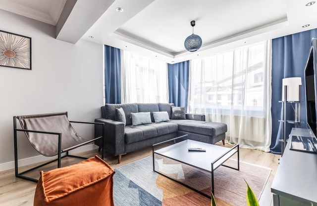 Centrally Located Furnished Flat in Kadikoy
