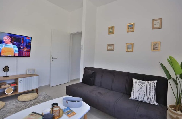 Stunning Seaview Haven 3 min to Beach in Lapta