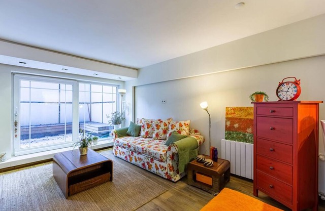 Stylish Flat with Backyard near Malls in Besiktas