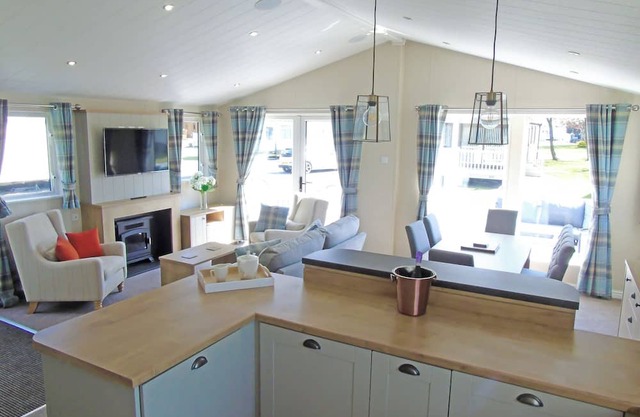 3 bedroom accommodation in Chester