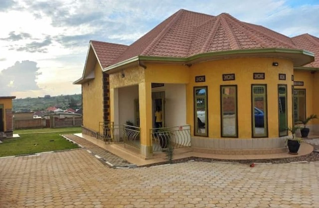 Cheerful suburban Home