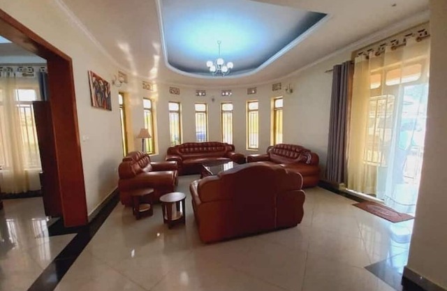 Itangiriro by Iwacu Stays – 4BR Nyamata Home