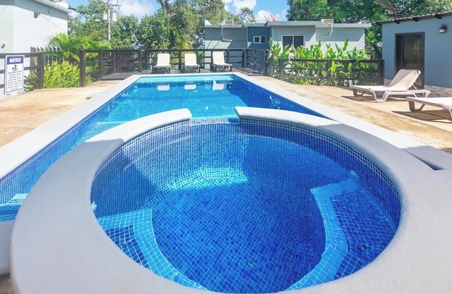 Comfy Island Escape: Close to Beach - Pool!