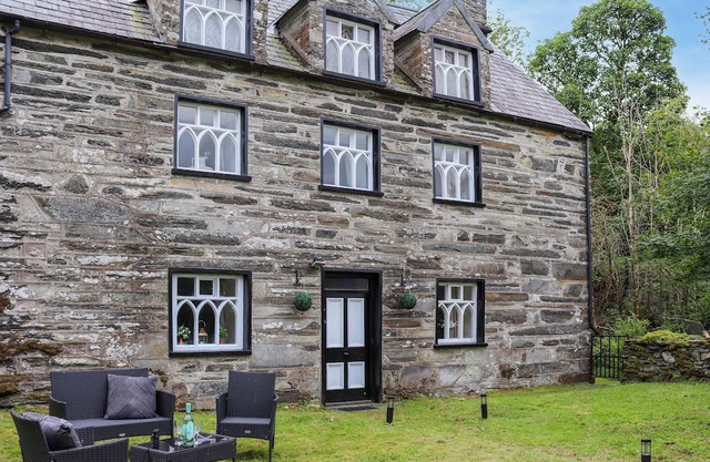 Cynfal Fawr Farmhouse