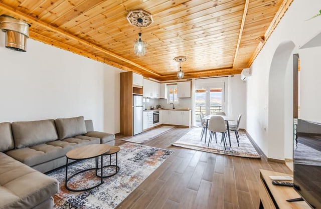 Hillside Apartment Gjirokastër | 2
