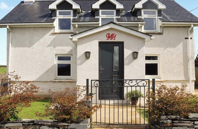 2 bedroom accommodation in Llanfyrnach