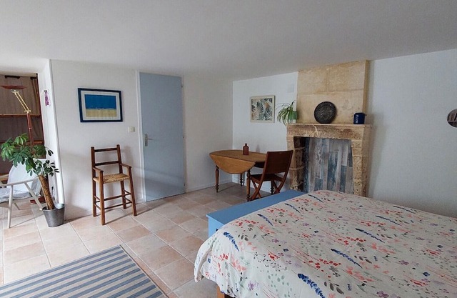 Les Primevères Guest Room – Welcome and Comfort in Saint-Romain-de-Benet