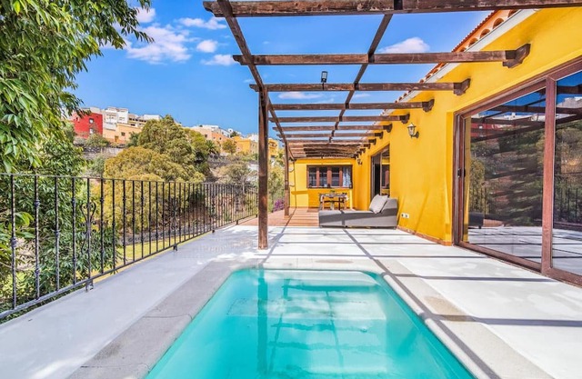 Holiday Home 'A Modern Canarian House' with Wi-Fi and Air Conditioning