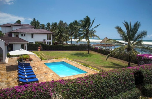 Zanzibar Beachfront Villa 1012