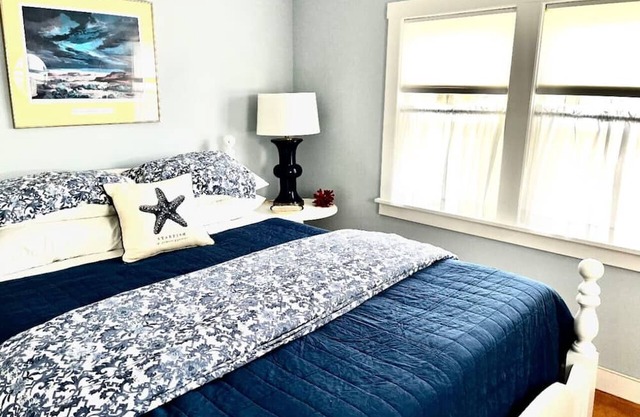 Cozy Capen Cottage—easy access to downtown Eastport