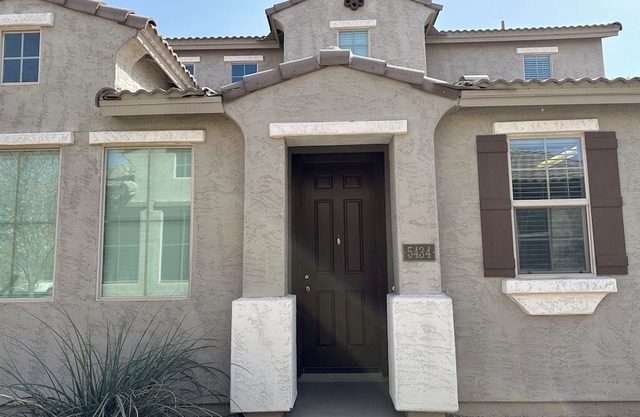 3BR Home w/AC, WiFi, 75" TV + Extra Air Mattresses – Comfort for the Whole Crew!