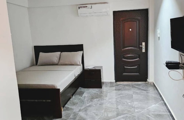 Royal Renaissance. studio apartment.25 minutes drive away from the airport.