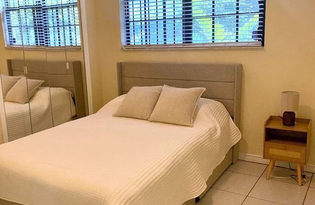 Charming 1-bedroom Suite with Pool, in Miami Springs. Near MIA