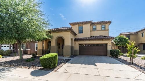 Stylish & Spacious Home home
