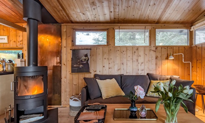 Capital Region Cabin | Secret Nature Reserve Cabin near to the Blue Lagoon