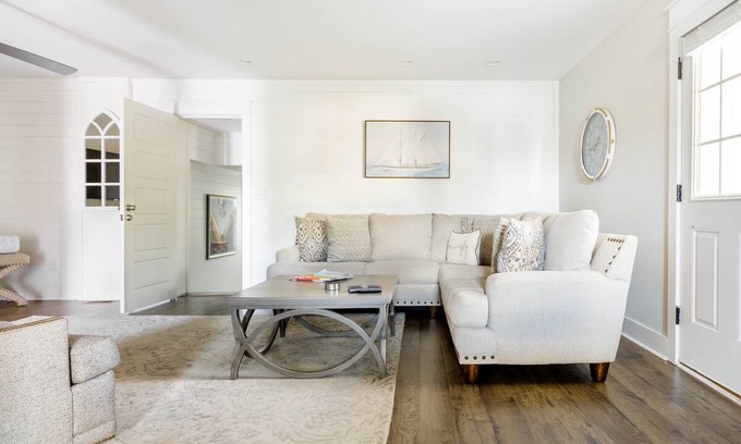 Mount Pleasant House | Cloud Nine - 4 Bed/3.5 Bath - 5 mins from Shem Creek and the I’on Club