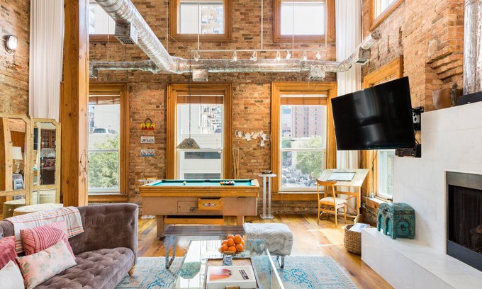 Near North Side Apartment | Stunning Old Town Penthouse with Private Rooftop