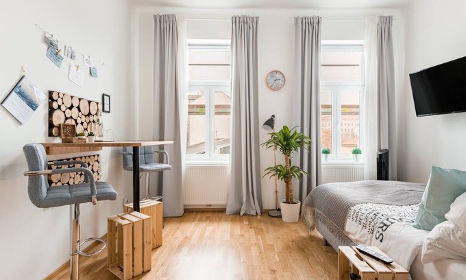 Neulerchenfeld Apartment | Amovia’s urban Studio Apartment at Brunnenmarkt