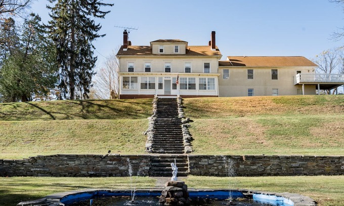 Harriman Villa | Orchard Hill Estate, Sanitized, Remote, Private, Pool, Spa