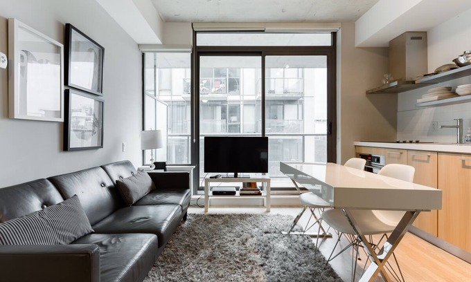 Fashion District Apartment | Absolutely Stunning Condo in the Heart of King West