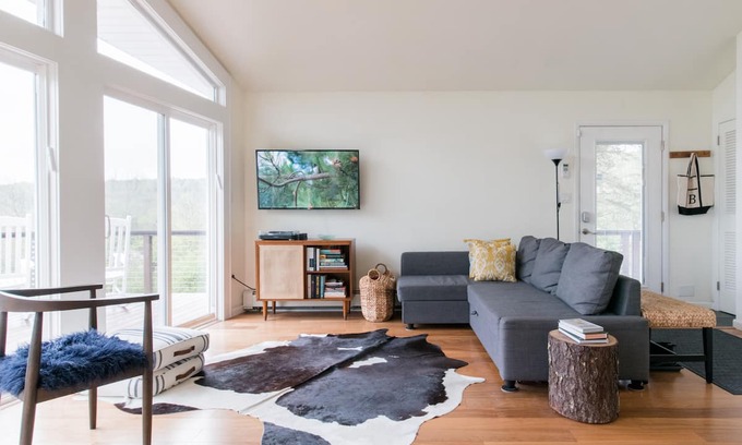 Loch Sheldrake House | Discover the Great Outdoors at White House at Bow Tie Hill