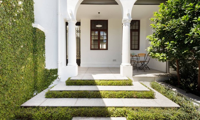 Cape Town City Centre House | Renovated 1930s Townhouse with Rooftop Deck