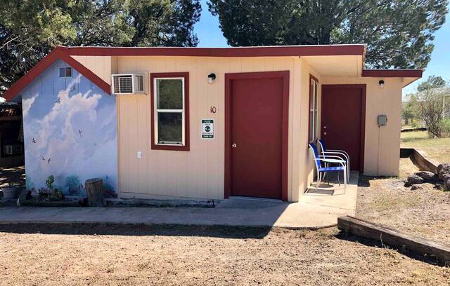 Fort Davis Cabin | Sleeping Lion Cottage - Roadrunner Inn