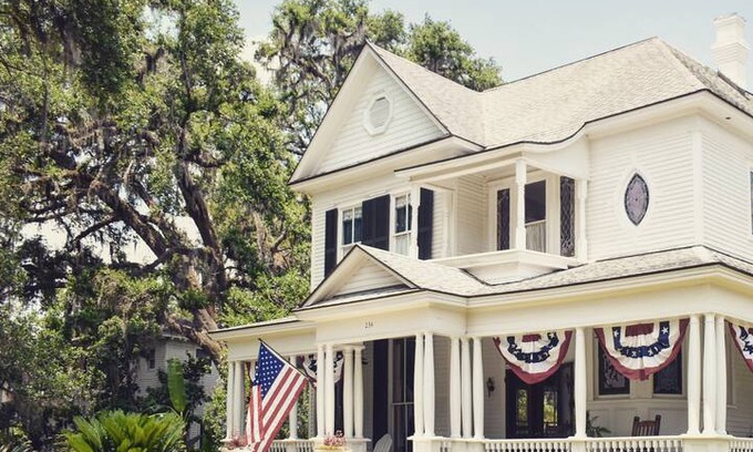 Quincy Bed & Breakfast | The White Squirrel Inn (Room #4)