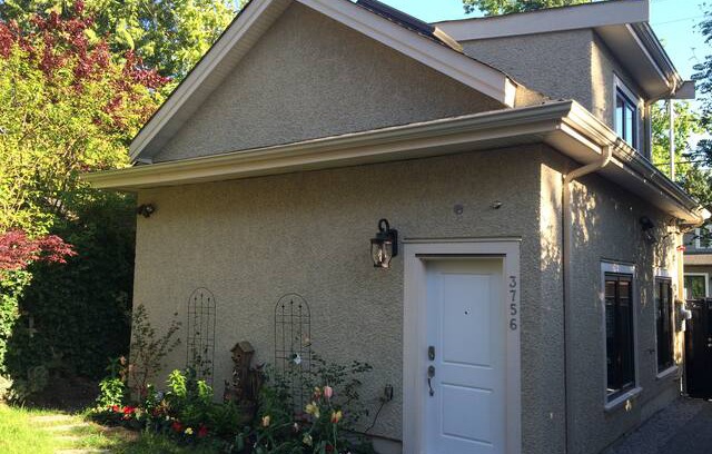 Dunbar House | A Gem in Vancouver Westside -- Little Cozy Home