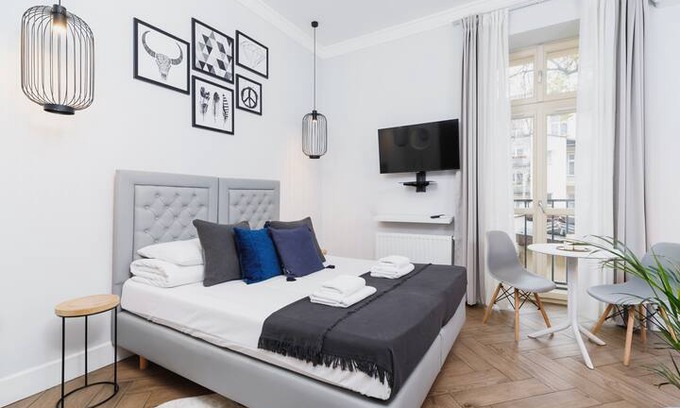 Warszawskie Apartment | Cozy studio/ Main Station / 8 Topolowa Street