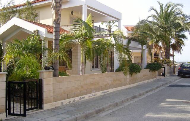 Larnaca Villa | Beach House in Meneou near the airport