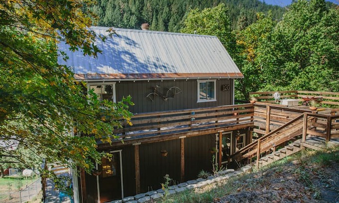 Downieville House | > Drift House <