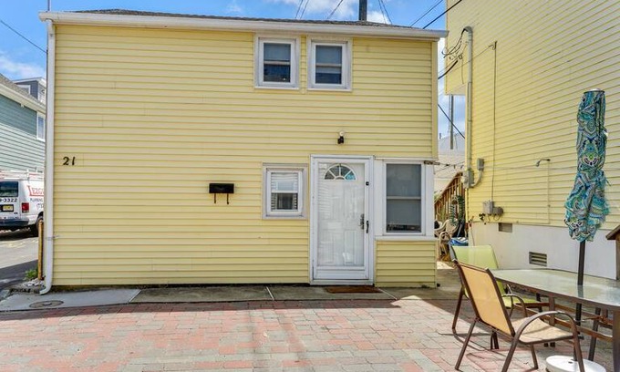 Ocean Beach I House | 21 East Bay Way OB1 - Lavallette NJ - Beach Block