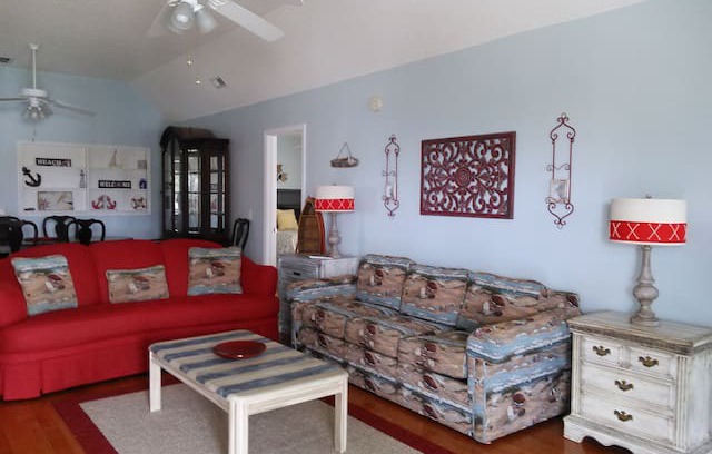 Cherry Grove Beach House | Bikini Bottom, Welcomes Students, Bikers and Pets!