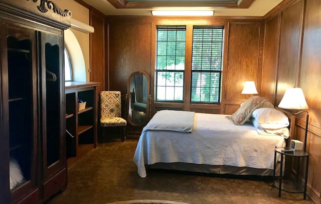 Medicine Park House | Blue Sky Suite