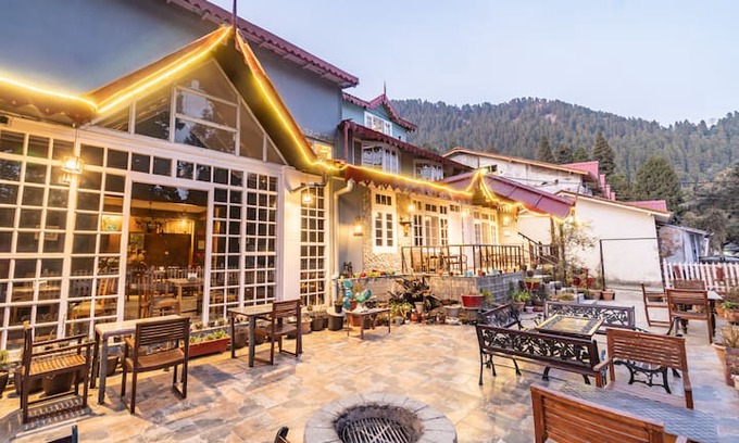 Nainital Hotel | Sky High | 1br pet friendly Naini Cottage