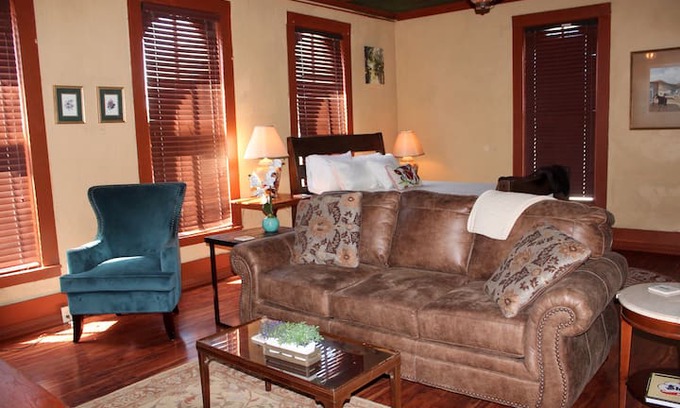 Gonzales Apartment | The Loft downtown