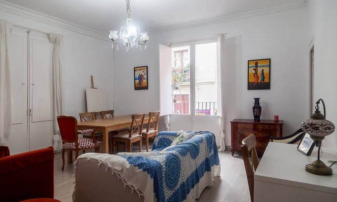 El Raval Apartment | 3 beds room, nice clean flat, city center Ramblas
