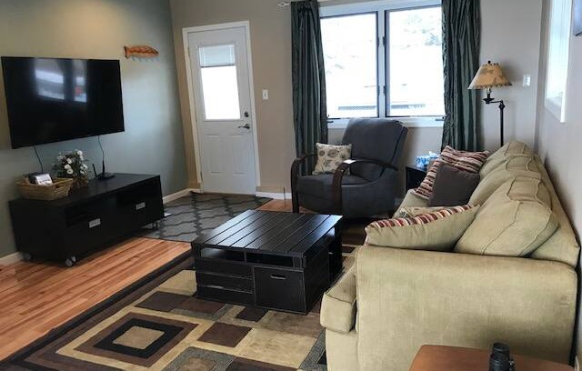 Webster Cabin | Private Lake home on premier Lake Tetonka